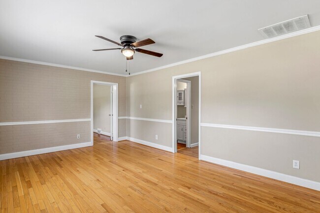 Building Photo - Large Renovated Ranch Home, Two Kitchens & Two Living Areas, Hardwood Flooring, Deck, Fenced!