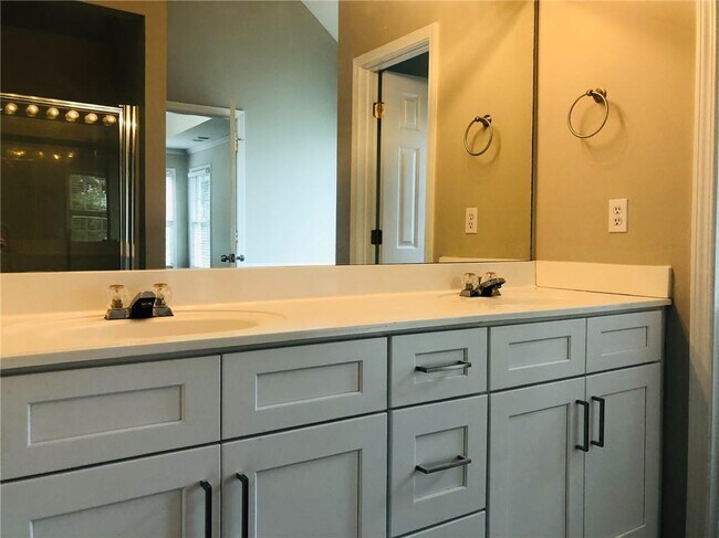 Building Photo - 4450 Lockett Trce