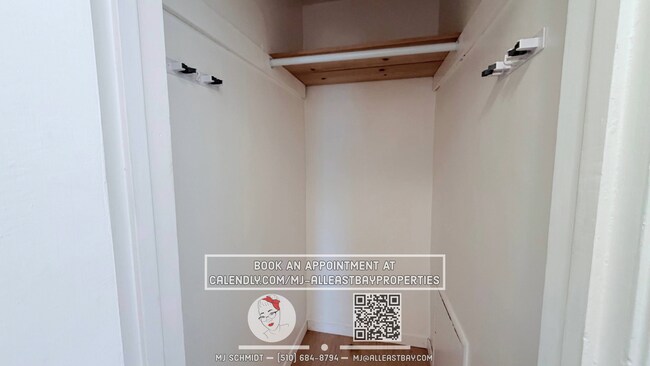 Building Photo - Remodeled top floor 1 Bd with hardwood flooring and spacious modern kitchen $1850