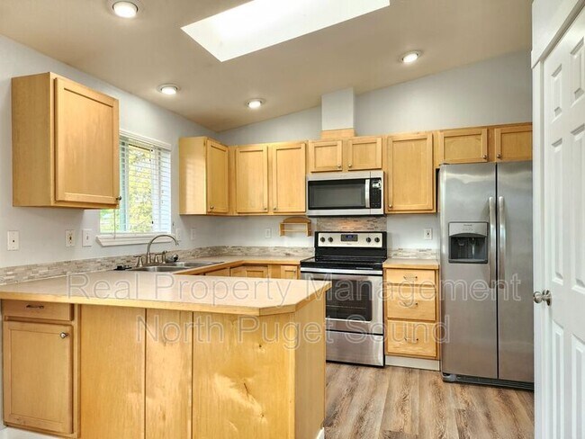 Building Photo - 7209 31st Pl NE