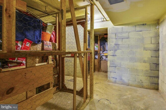 Building Photo - 3356 Woodburn Rd