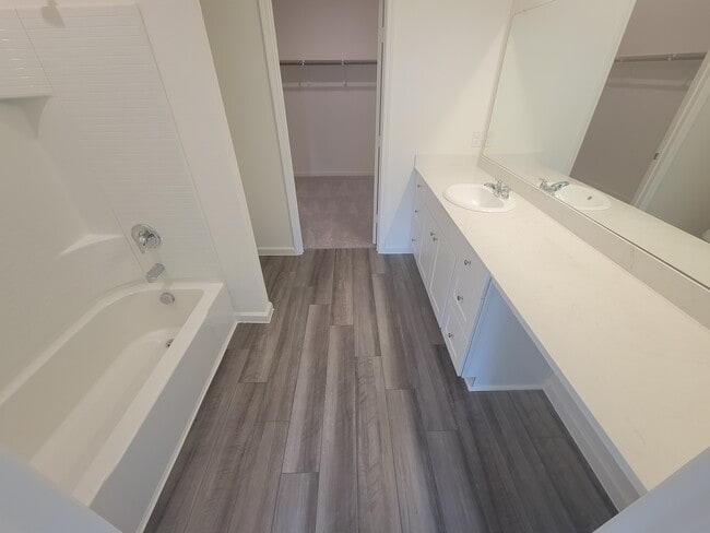 Building Photo - 10316 Castle Lyons Ln