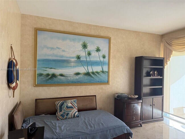Building Photo - 9601 Collins Ave