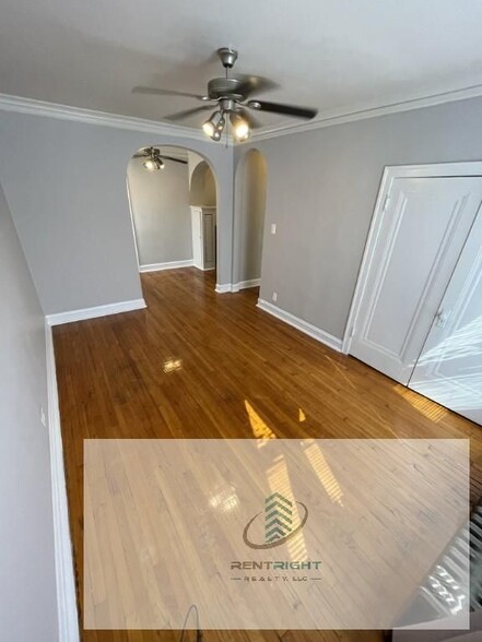 Building Photo - 4588 N Elston Ave