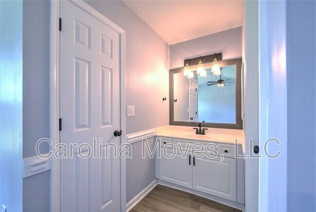 Building Photo - 17 Woolridge Way