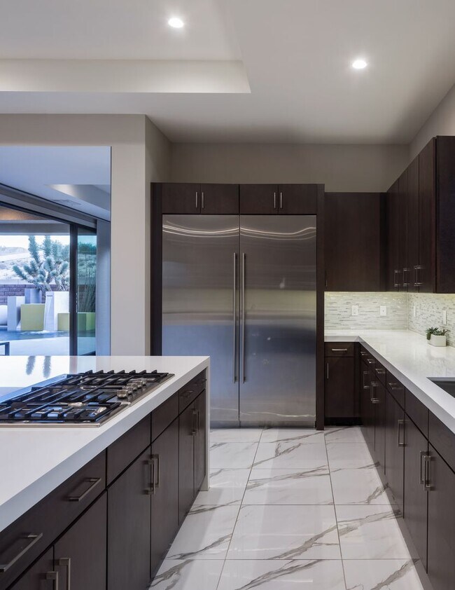 Building Photo - Exceptional 3-Bedroom Home in the Ridges