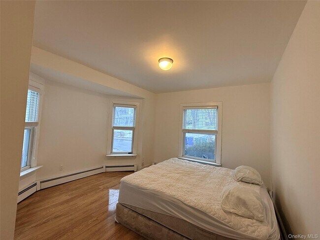 Building Photo - 35 East Ave