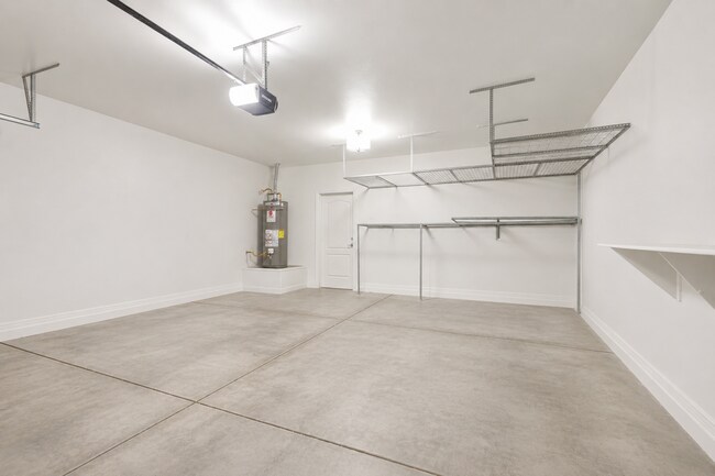 Building Photo - 41396 W Rio Bravo Dr