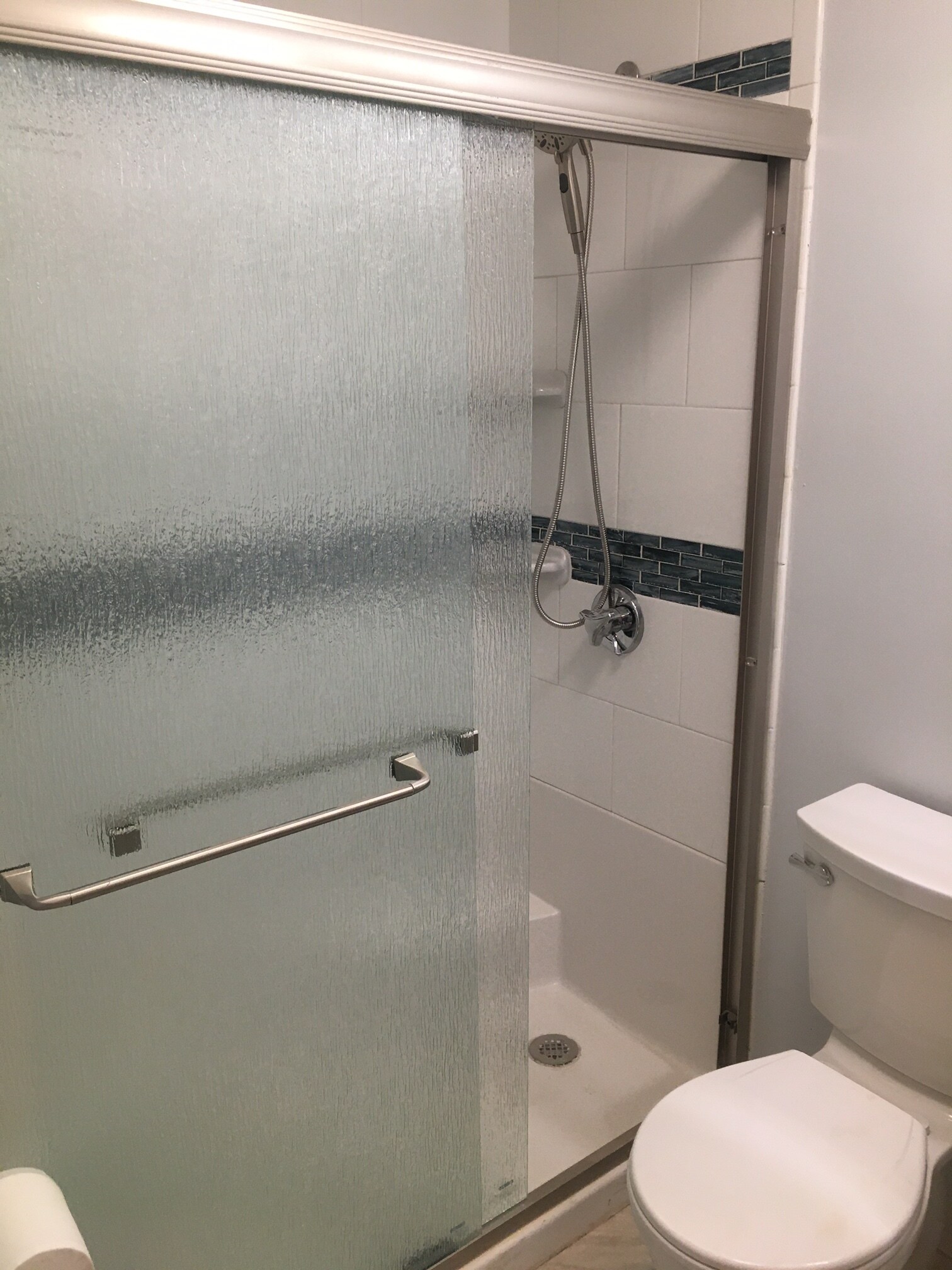 Building Photo - 881 Main St