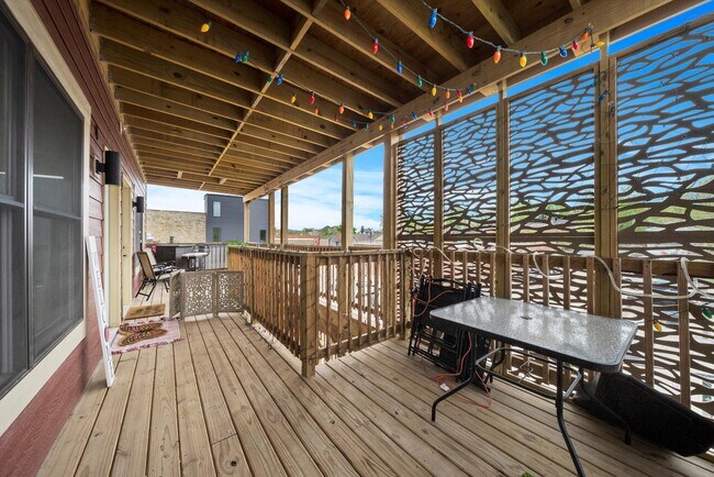 Building Photo - 1016 S State St