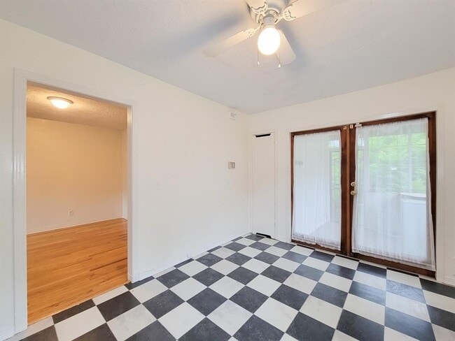 Building Photo - 2249 Branard St
