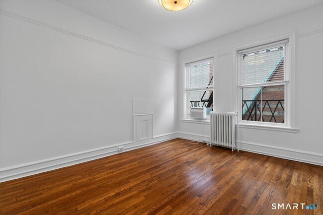 Building Photo - 284 Orange St