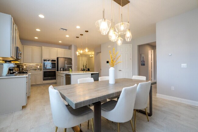 Building Photo - "Spacious 4-Bedroom Retreat with 3 Full Baths in Winter Garden's Serene Sanctuary"