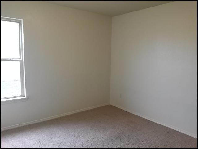 Building Photo - 1101 Yarrow Dr