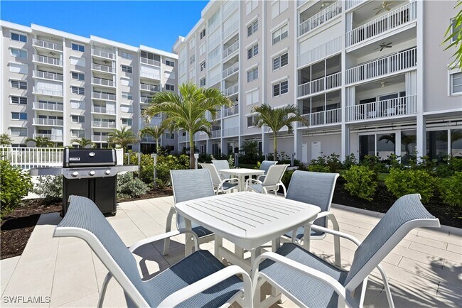 Building Photo - 3443 Gulf Shore Blvd N