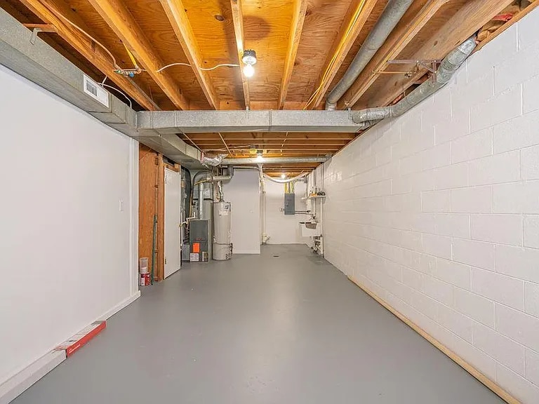 Building Photo - 1043 Glebe Rd