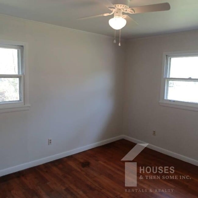 Building Photo - 136 Forest Hills Dr