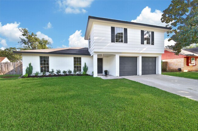 Building Photo - 12826 Rolling Valley Dr