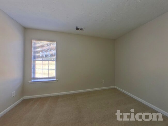 Building Photo - 5545 Amber Cove Way