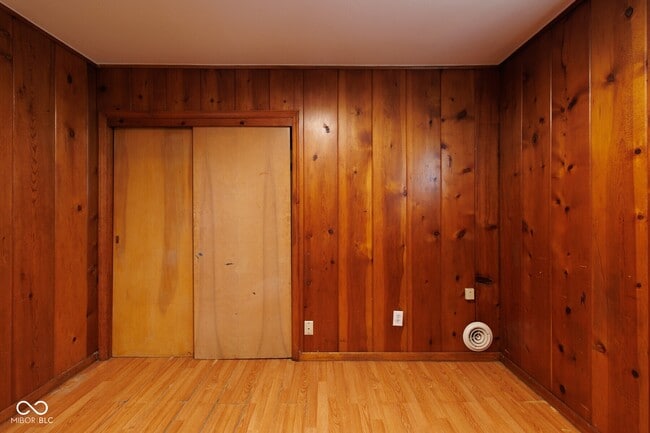 Building Photo - 1102 N Somerset Ave