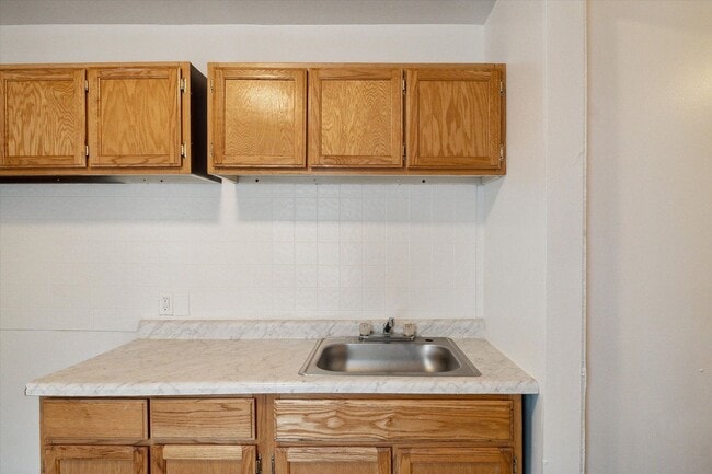 Building Photo - $1095 3 bedroom bungalow