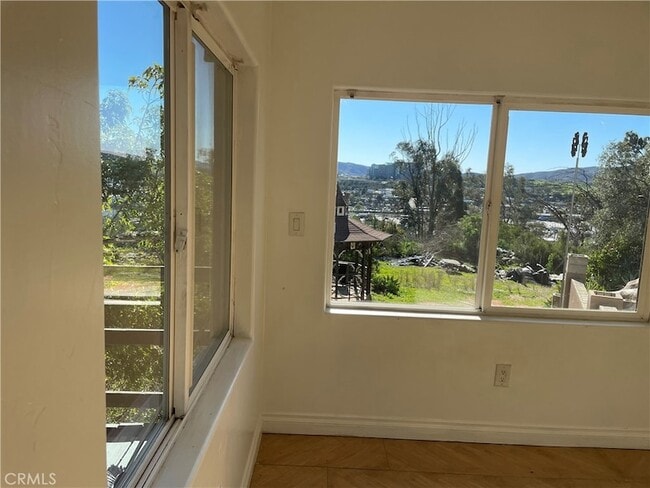 Building Photo - 1412 Pine Heights Way