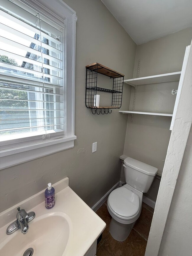 Building Photo - Charming Vintage Home in the Desirable Cam...
