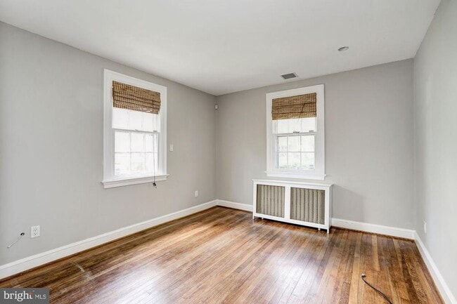 Building Photo - 4350 River Rd NW