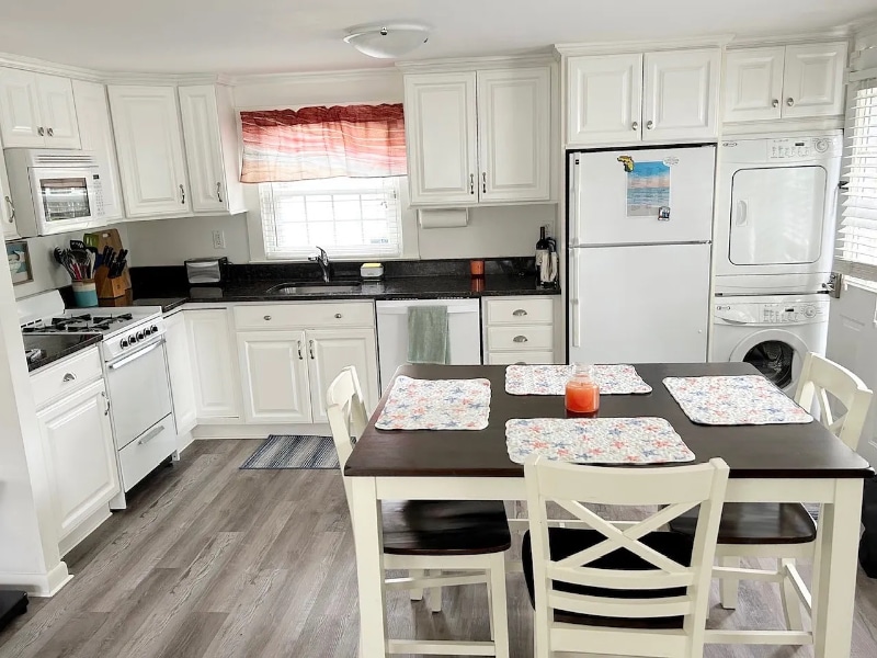 Building Photo - 8 Churchill Dr