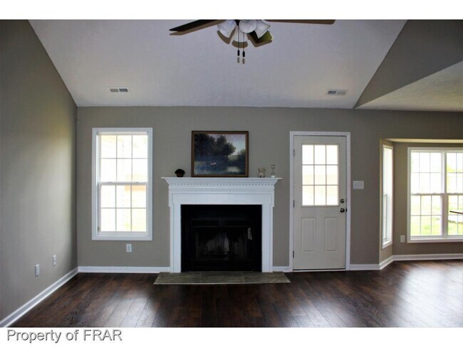 Building Photo - 106 Sweet Bay Ct