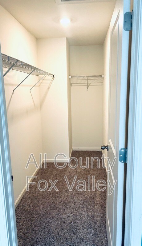 Building Photo - 844 Briar Gln Ct