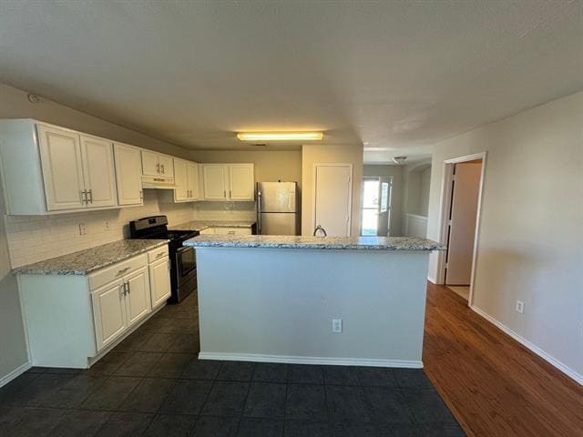 Building Photo - 9205 Lenox Dr