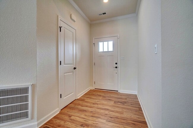 Building Photo - 4 bedroom condo in Suffolk