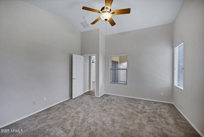 Building Photo - 2943 E Mead Dr