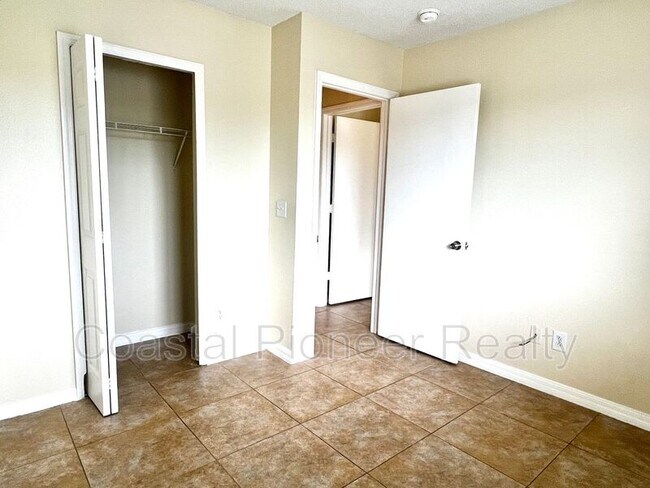 Building Photo - 12968 Fennway Ridge Dr