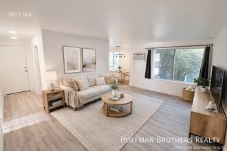 Building Photo - 11750 Runnymede St