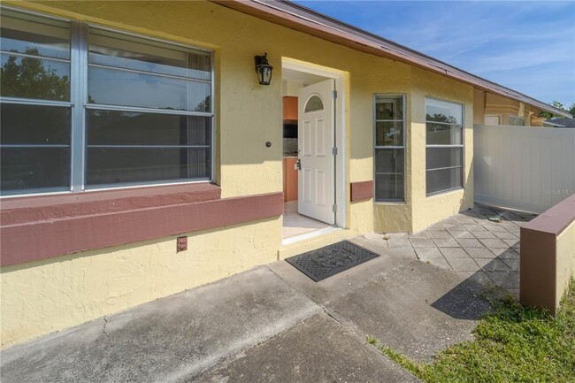 Building Photo - 3352 Netherwood Dr