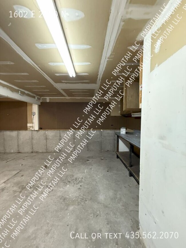 Building Photo - 1602 E 2550 N