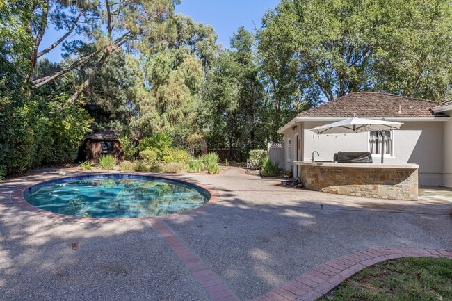 Building Photo - Beautifully Appointed Atherton Estate with Pool & Outdoor Entertaining