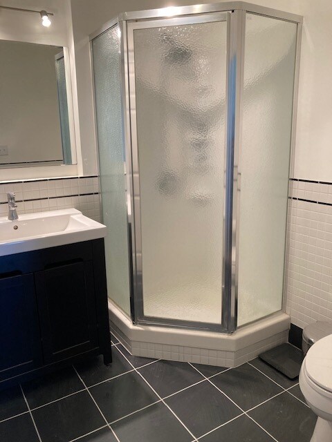 Master Bath - 1799 N Highland Ave