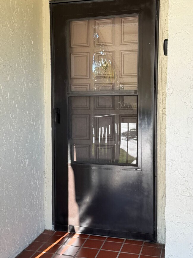 Building Photo - Spacious 2-Bedroom, 2-Bath Condo in Guard-...