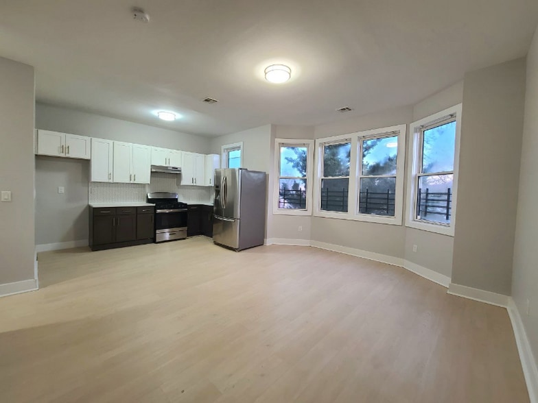 Primary Photo - 179 S 7th St