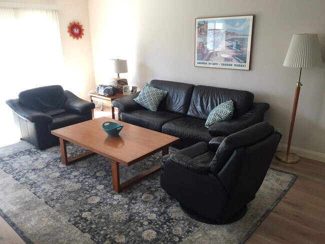 Building Photo - 2308 Schader Dr