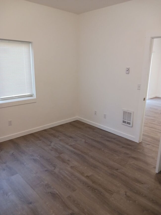 Building Photo - Ferndale - 3 bedroom, 3 bath Townhome