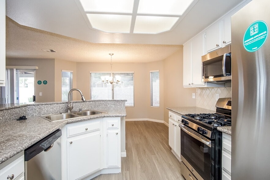 Building Photo - 2811 Cacto Ct