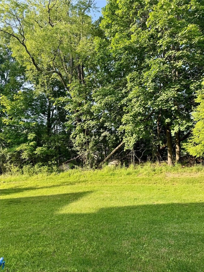 Building Photo - 127 Meadow View Dr
