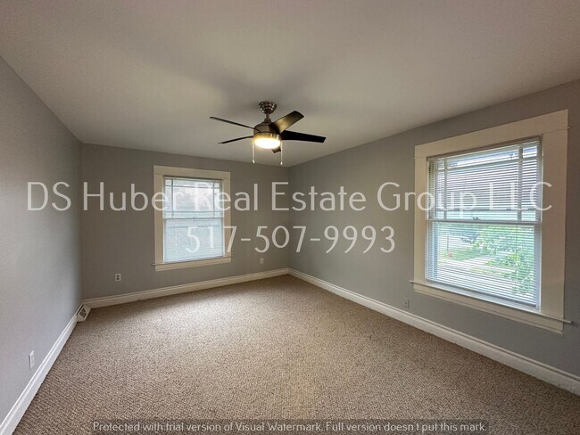 Building Photo - 526 W Hillsdale St