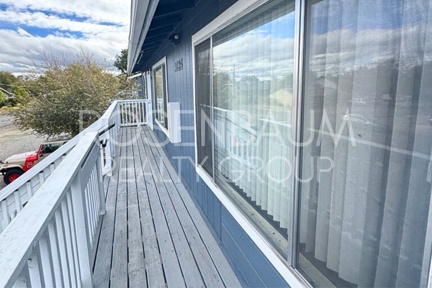 Building Photo - Charming 2-bedrooms, 1-bath upstairs apartment in the heart of Prescott Valley!