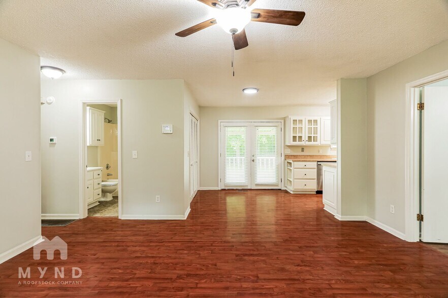 Building Photo - 6717 San Moore Dr