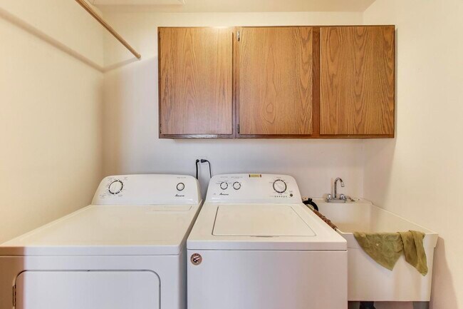 Building Photo - 12111 68th Ct